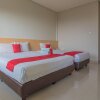 Отель RedDoorz Premium @ Fafa Hills Resort Puncak, фото 18