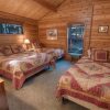 Отель Smokey Joes 5 Bedroom Cabin by RedAwning, фото 4