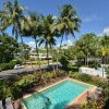 Отель Seascape Holiday-Tropical Reef Apartment, фото 24