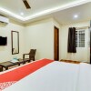 Отель Raajas Grand by OYO Rooms, фото 4