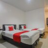 Отель RedDoorz near Bangka Trade Center 2, фото 2