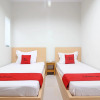 Отель RedDoorz near AMIKOM Yogyakarta, фото 2
