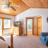 Отель Skidder Trail Family Lodge 4 Bedroom Home by RedAwning, фото 3