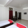 Отель OYO 14174 Good Luck Residency Hotel, фото 3