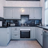 Отель Stunning Three Bed House in Bradford, фото 4