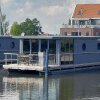 Отель Luxury Houseboat in Volendam Marina в Волендаме