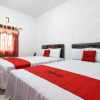 Отель RedDoorz Syariah near Gembira Loka Zoo, фото 4