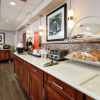 Отель Hampton Inn & Suites Navarre, фото 12