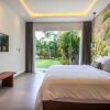 Отель Fabulous Private Villa 4 BR Canggu w staff, фото 4