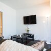 Отель New One Bedroom Condo Downtown-CN TOWER, фото 7