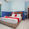 Отель RedDoorz @ Genteng Surabaya 2, фото 2