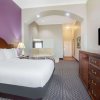 Отель La Quinta Inn & Suites by Wyndham Gainesville, фото 33
