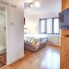 Отель Northleigh House, Furzton, 6 Bedroom/5 Bathroom House, фото 4