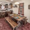 Отель Rocky Top Cabin - Two Bedroom Cabin, фото 15