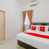 Отель OYO 3315 Tanjung Residence Syariah, фото 19