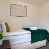 Отель PickThePlace 3-bedroom Plymouth apartment, фото 19
