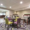 Отель La Quinta Inn & Suites by Wyndham Atlanta Roswell, фото 9