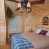 Отель Big Log Lodge 4 Bedroom House, фото 2