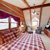 Отель 1065 E Foothills Dr Cabin 3 Bedrooms 3 Bathrooms Cabin в Гатлинберге