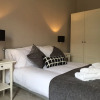 Отель Great Location 2 Bed West End Flat, фото 2