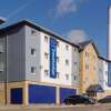 Отель Travelodge Huddersfield в Хаддерсфилде