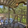 Отель Countryside Cottage: 17 Mi to Downtown San Antonio, фото 4