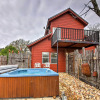 Отель 'ark Bunkhouse' Fredericksburg Hideaway w/ Hot Tub, фото 1