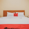 Отель RedDoorz Plus near Plaza Blok M, фото 6
