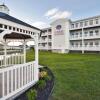 Отель Comfort Suites Chincoteague Island Bayfront Resort, фото 1
