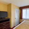 Отель Comfort Suites Airport, фото 22