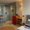 Отель Room in Studio - Luxury Suite With a Queens Double bed Stunning sea Vews and Private Jacuzzi, фото 2