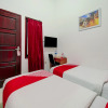 Отель OYO 3704 Dewandaru Homestay Syariah, фото 17