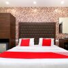 Отель Azaad Lifestyle Hotel by OYO Rooms, фото 1