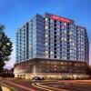 Отель Hampton Inn & Suites Teaneck Glenpointe, фото 1