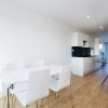 Отель Contemporary Holiday Home in London with Patio, фото 13