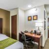 Отель Comfort Inn Medford - Long Island, фото 6