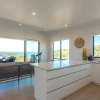 Отель Luna Cottage - Ocean Views on Waiheke, фото 2