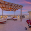 Отель Sunny 2 Bedroom + Private Roof Terrace Lagoon View, фото 10