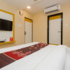 Отель OYO 11720 Gold Coast Inn, фото 5