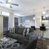 Отель Luxurious Midtown Royal Exec/family Condo, фото 4