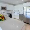 Отель Condos on Glitter Bay Estate by Blue Sky Luxury, фото 28