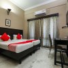 Отель OYO Premium Banjara Hills Road No 12, фото 3