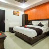 Отель OYO 8864 Hotel Royal City, фото 5