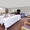 Отель Baymont Inn & Suites Battle Creek Downtown, фото 19