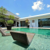 Отель Elegant Private Villa, 3 BR, Seminyak With Staff, фото 15