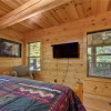 Отель Longwalker Lodge, 3 Bedrooms, Hot Tub, Game Room, Sleeps 9, фото 3
