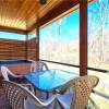 Отель Easy As Pie Three Bedroom Cabin, фото 9