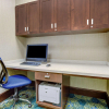 Отель Hampton Inn & Suites Manchester, фото 17