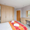 Отель Spacious 3 Bed Home With Parking for Two Cars, фото 6
