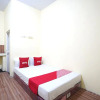 Отель OYO Life 92920 Rumah Kost Azca, фото 3